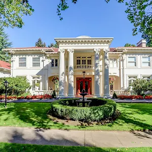 Portland's White House Bed & Breakfast